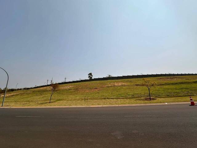 Venda em Loteamento Residencial Pedra Alta (Sousas) - Campinas