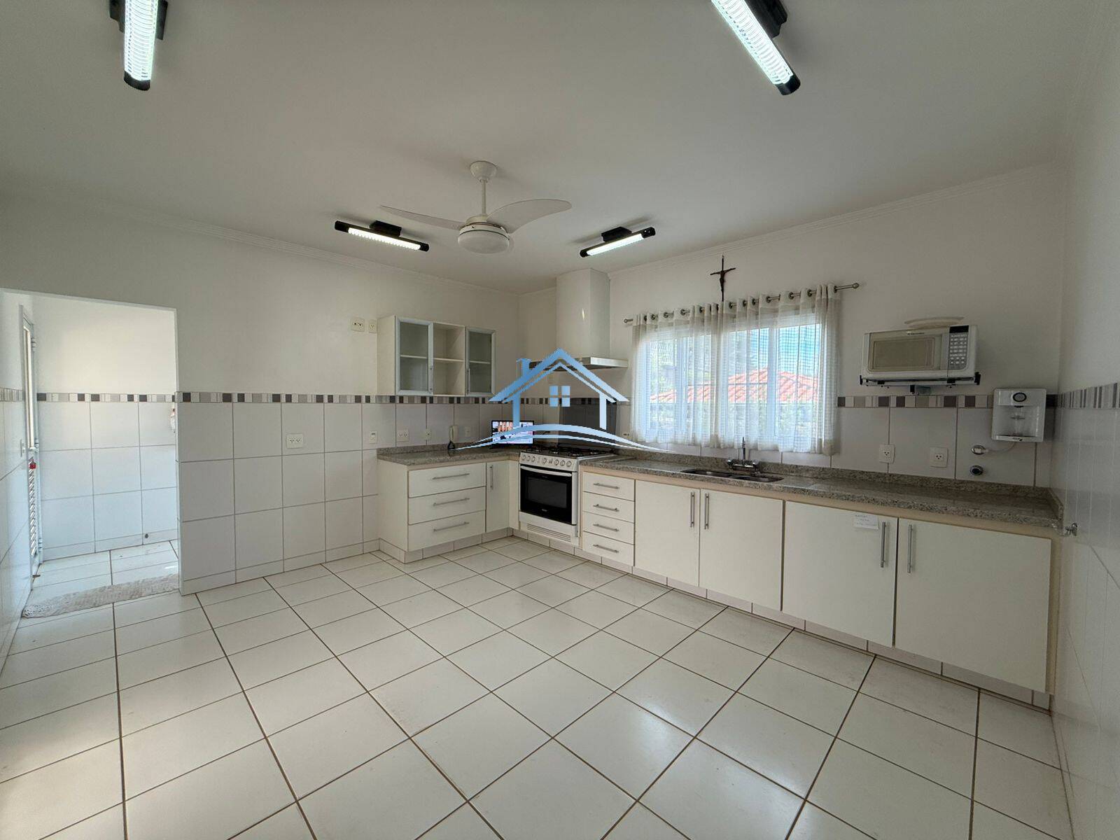 Casa, 4 quartos, 256 m² - Foto 31