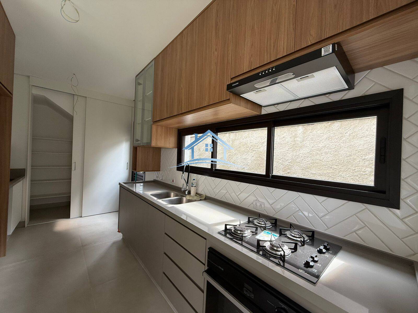 Casa, 3 quartos, 151 m² - Foto 1