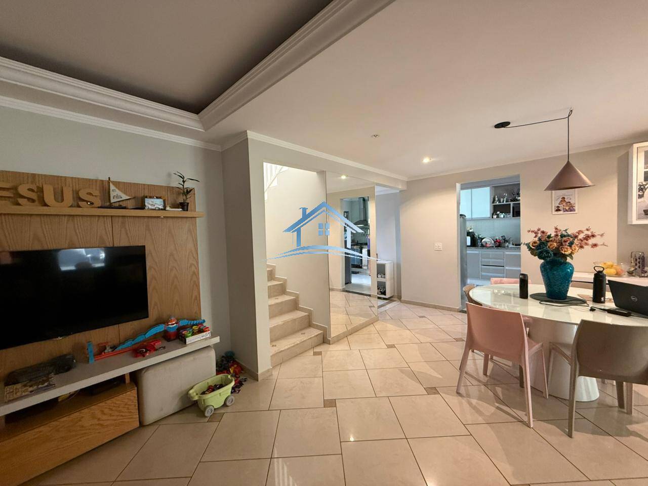 Casa, 4 quartos, 264 m² - Foto 1