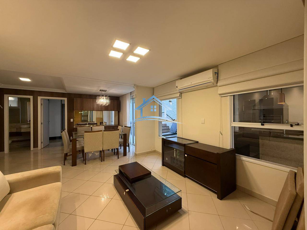 Casa, 3 quartos, 256 m² - Foto 1
