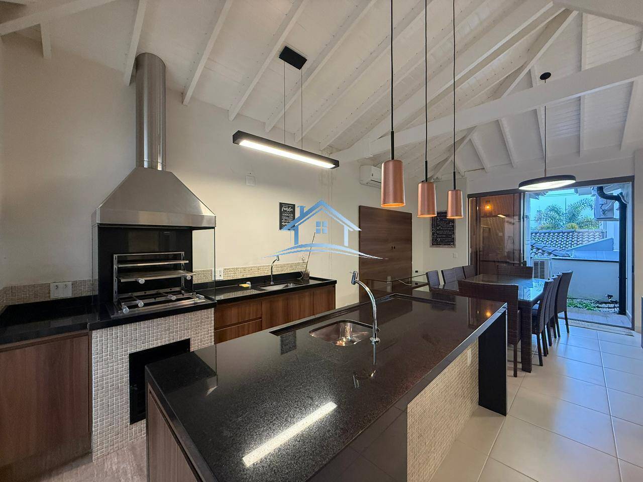Casa, 3 quartos, 256 m² - Foto 2