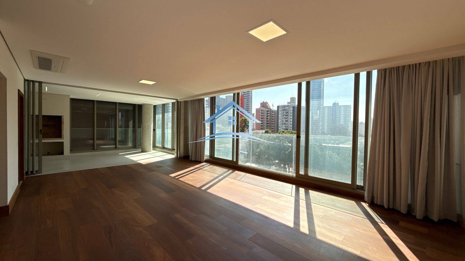 Apartamento, 3 quartos, 257 m² - Foto 1