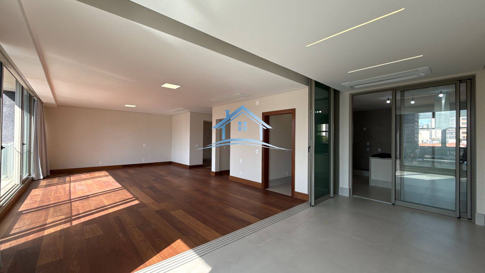 Apartamento, 3 quartos, 257 m² - Foto 4