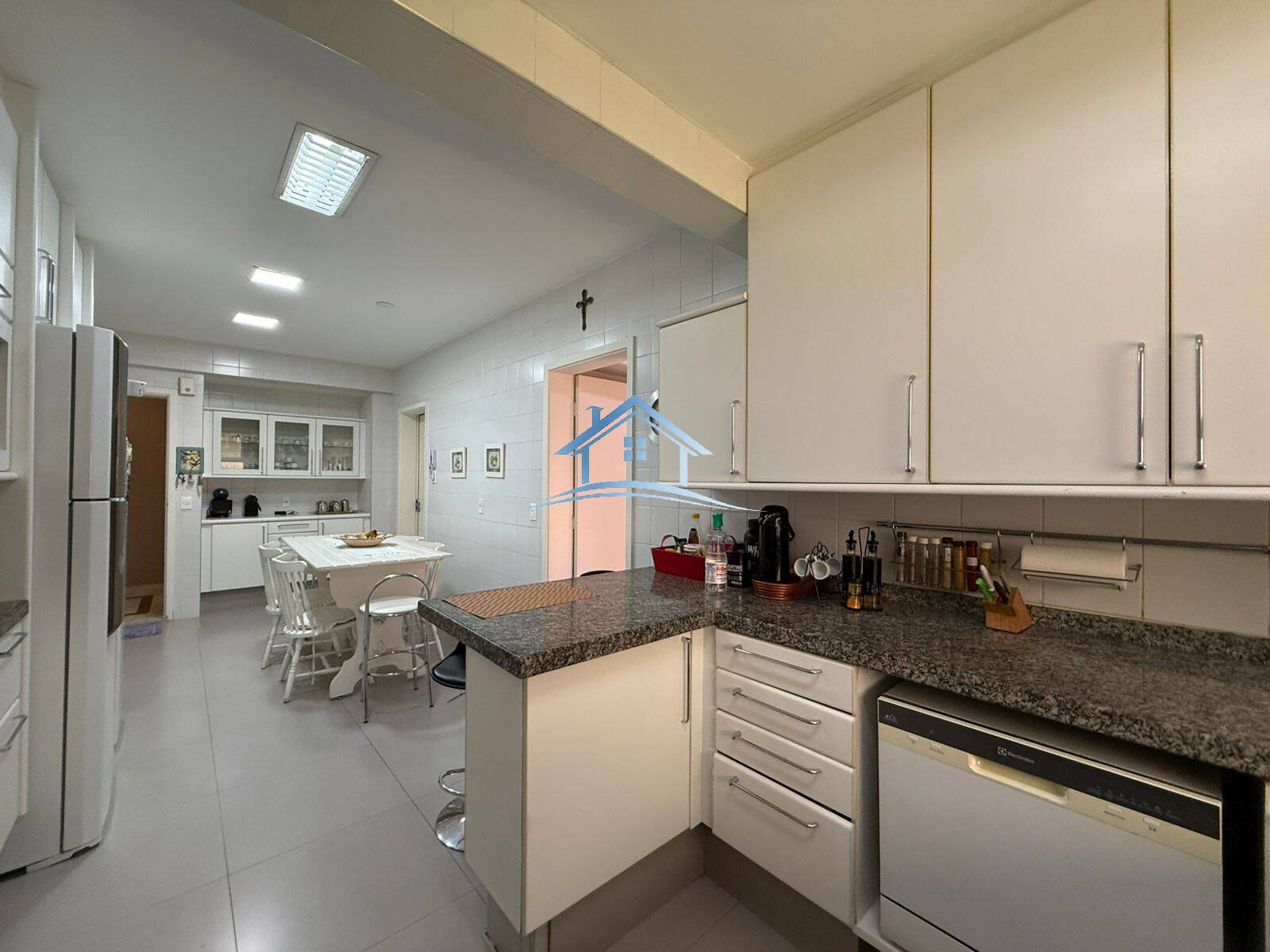 Apartamento, 3 quartos, 259 m² - Foto 10
