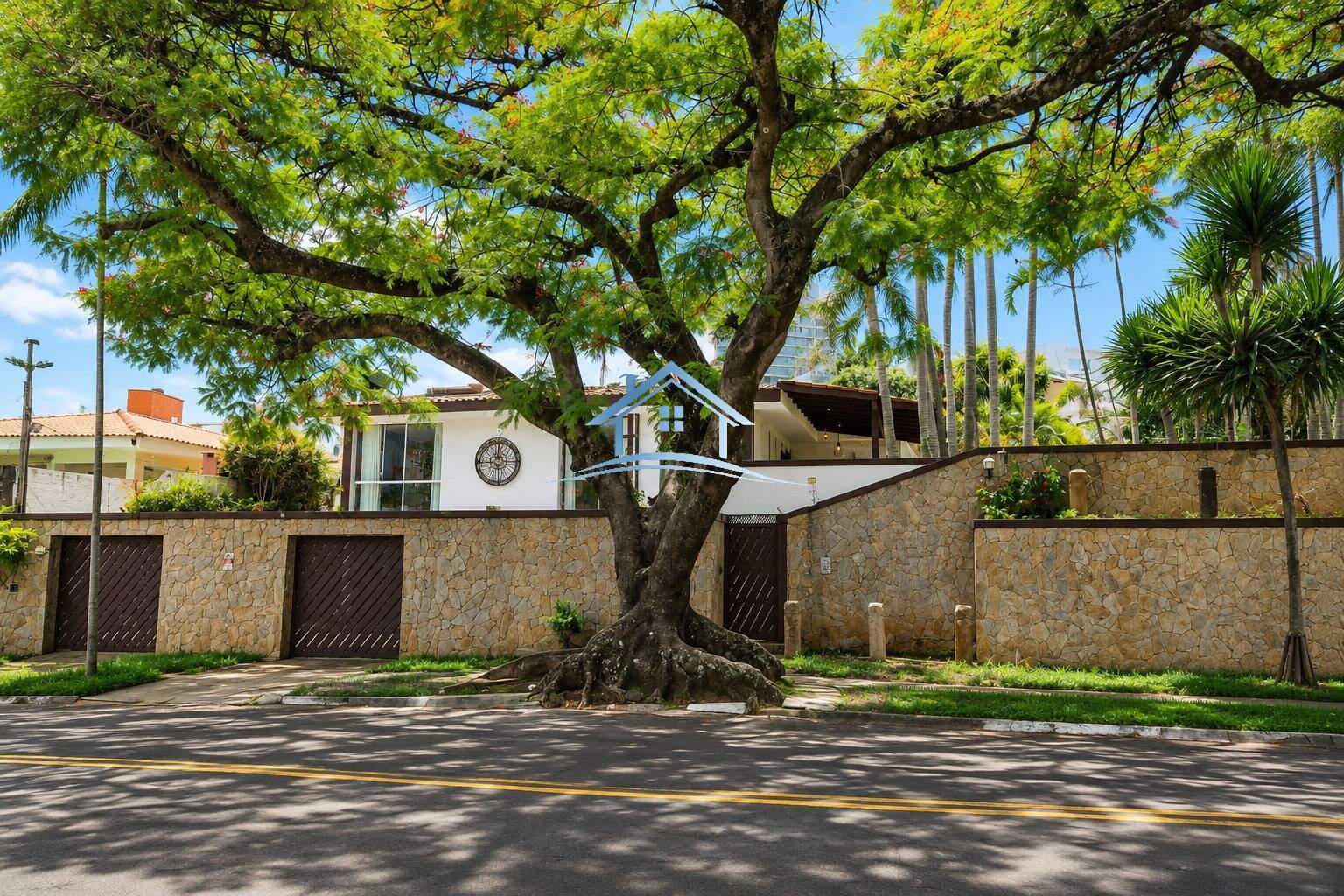 Casa, 4 quartos, 380 m² - Foto 2