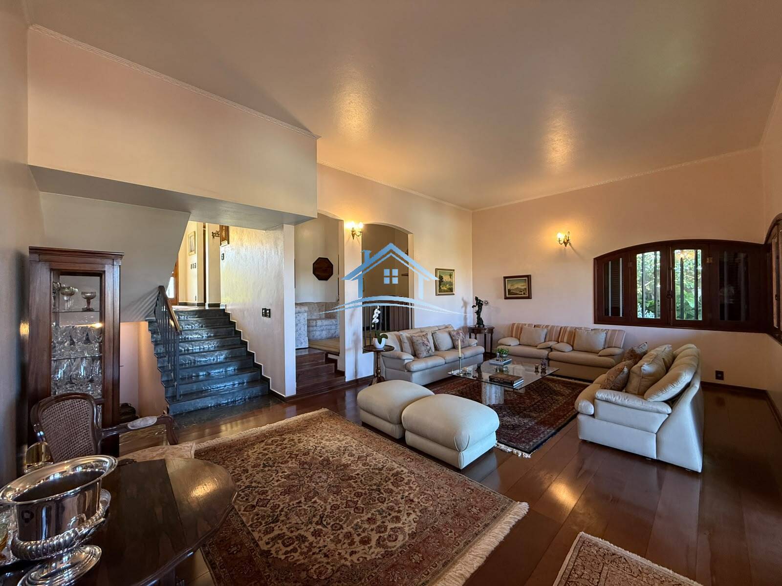 Casa, 4 quartos, 437 m² - Foto 1